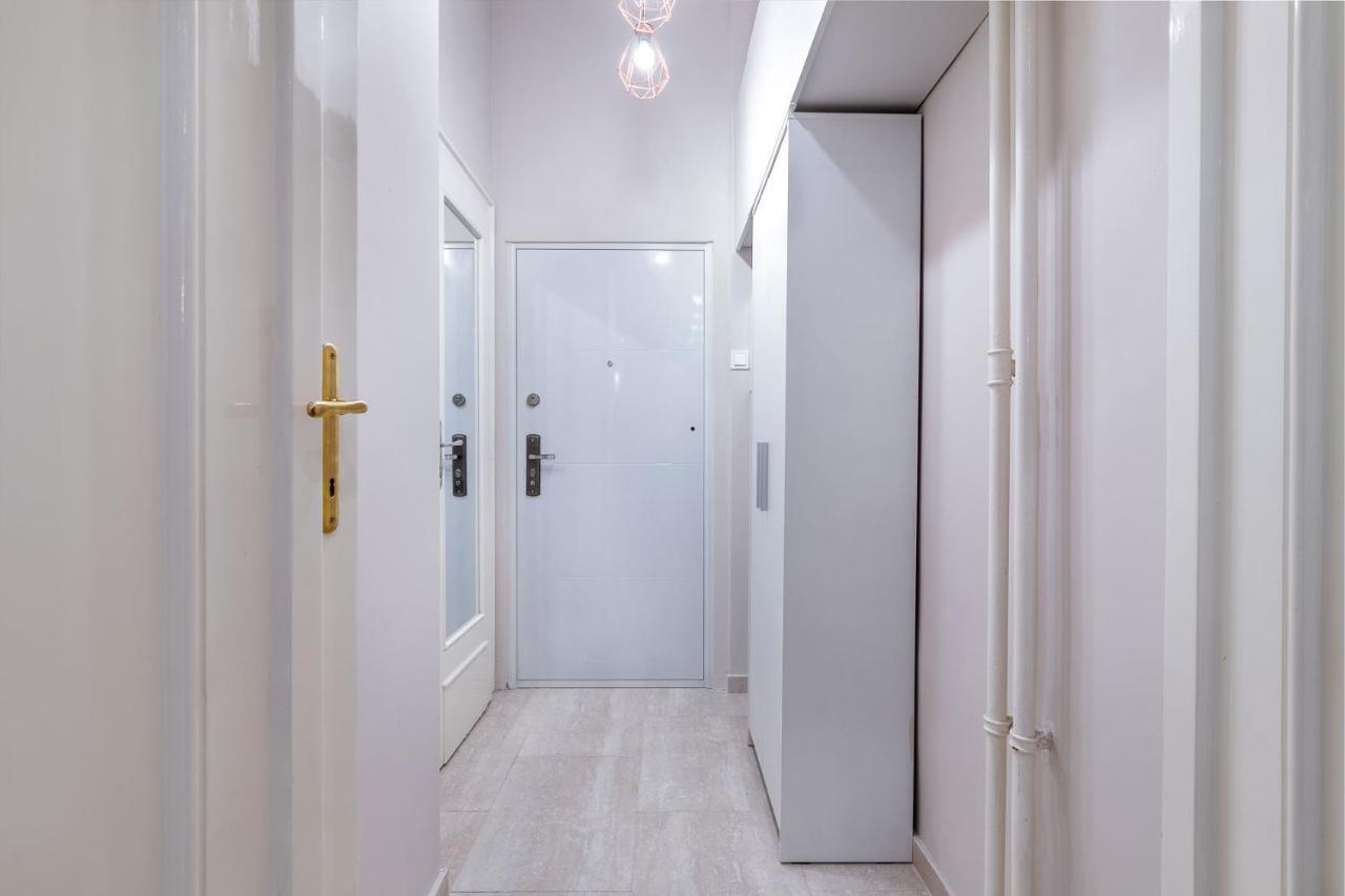 Economy Downtown Design Apartments - Free Parking - Balcony - Super Puplic Transport - Ac Budapest Ngoại thất bức ảnh
