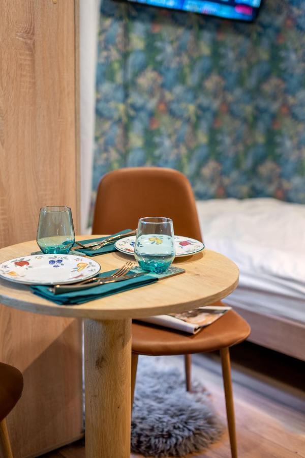 Economy Downtown Design Apartments - Free Parking - Balcony - Super Puplic Transport - Ac Budapest Ngoại thất bức ảnh