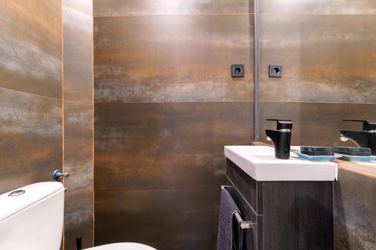 Economy Downtown Design Apartments - Free Parking - Balcony - Super Puplic Transport - Ac Budapest Ngoại thất bức ảnh