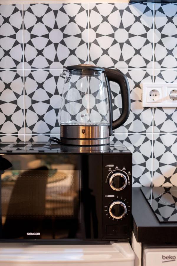 Economy Downtown Design Apartments - Free Parking - Balcony - Super Puplic Transport - Ac Budapest Ngoại thất bức ảnh