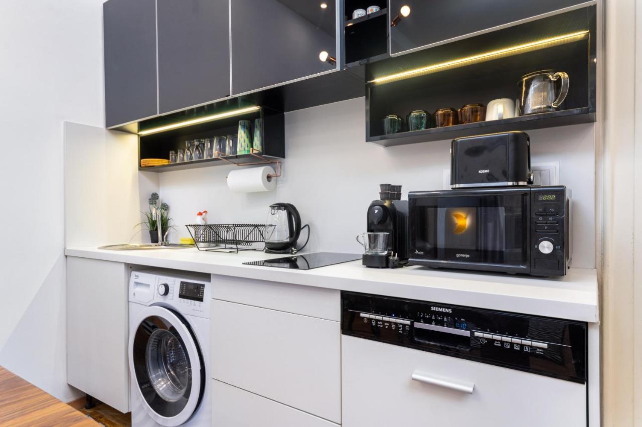 Economy Downtown Design Apartments - Free Parking - Balcony - Super Puplic Transport - Ac Budapest Ngoại thất bức ảnh